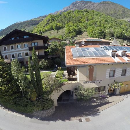 Ferienwohnungen St Hippolyt Mit Hallenbad Lagundo Exteriör bild