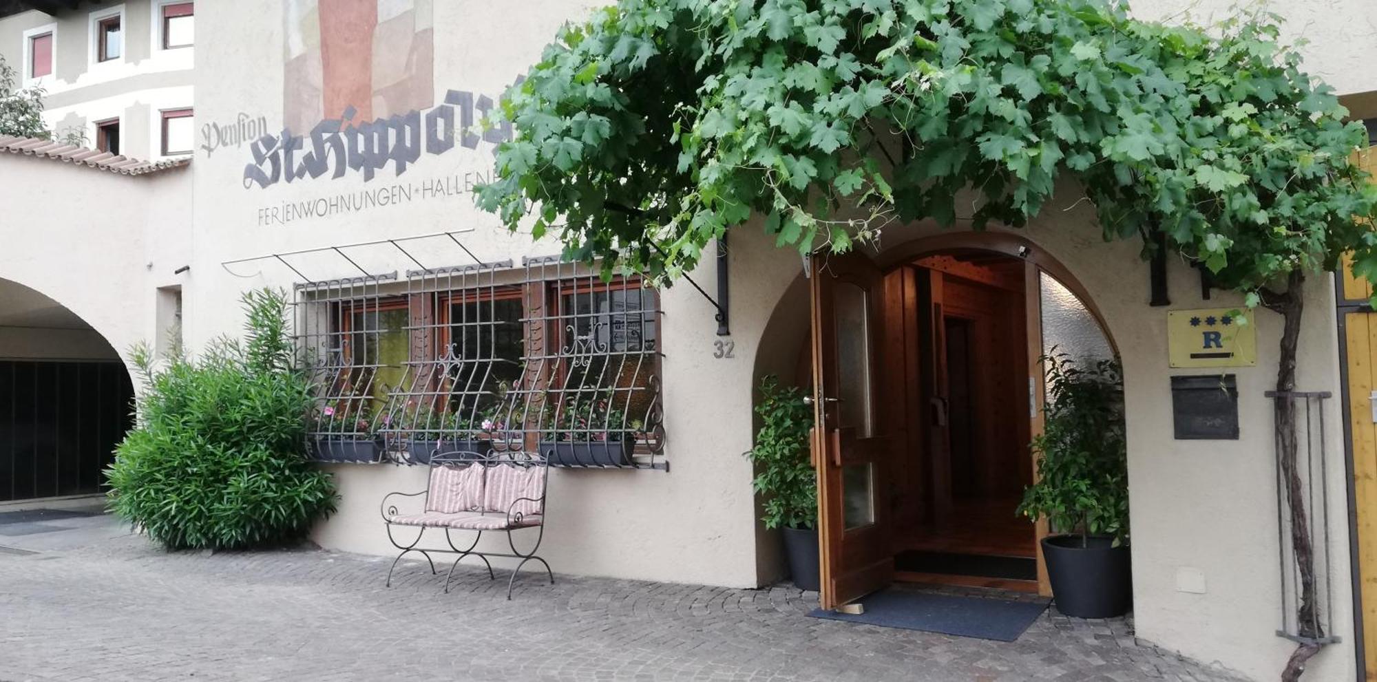 Ferienwohnungen St Hippolyt Mit Hallenbad Lagundo Exteriör bild