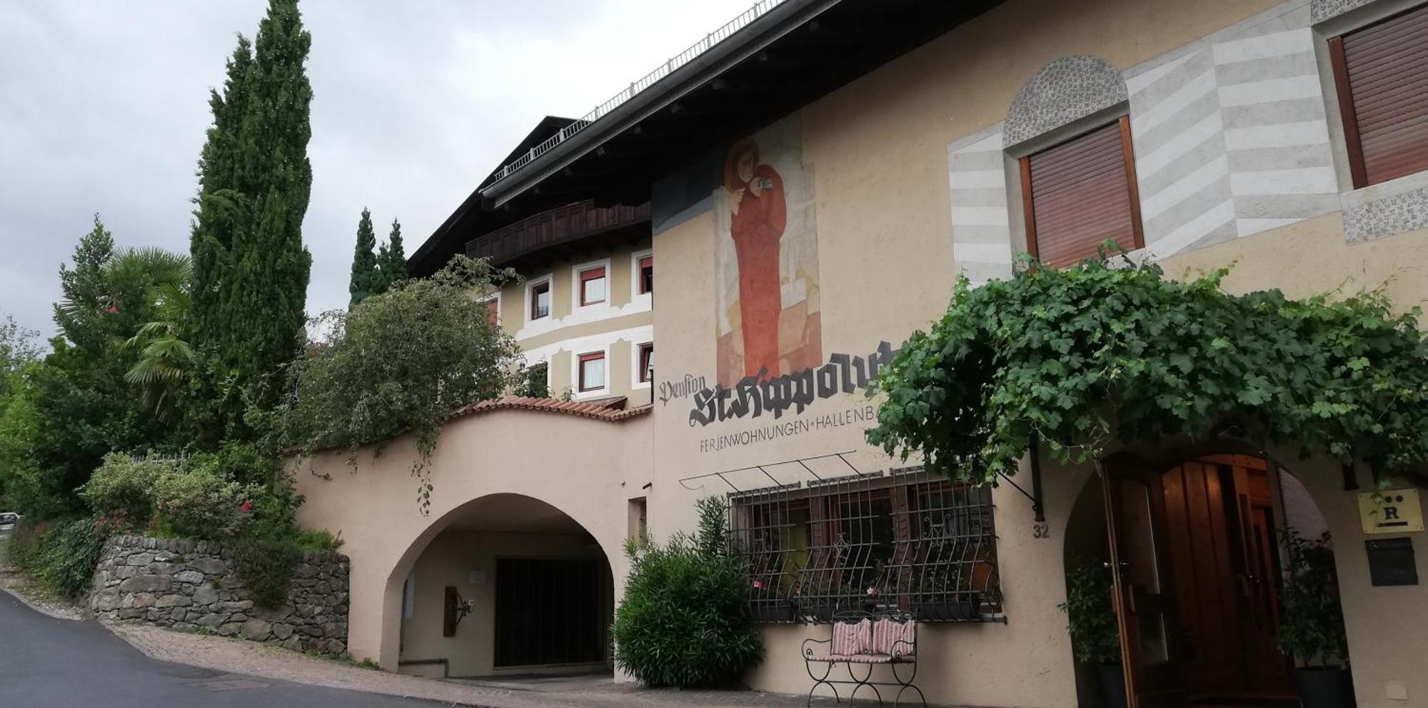 Ferienwohnungen St Hippolyt Mit Hallenbad Lagundo Exteriör bild