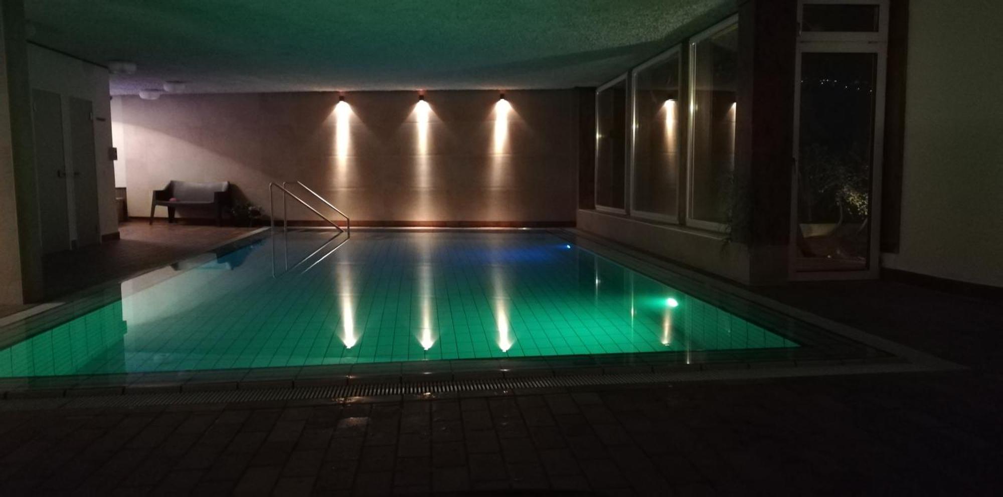 Ferienwohnungen St Hippolyt Mit Hallenbad Lagundo Exteriör bild