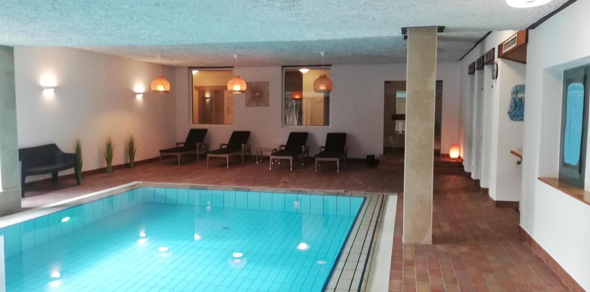 Ferienwohnungen St Hippolyt Mit Hallenbad Lagundo Exteriör bild
