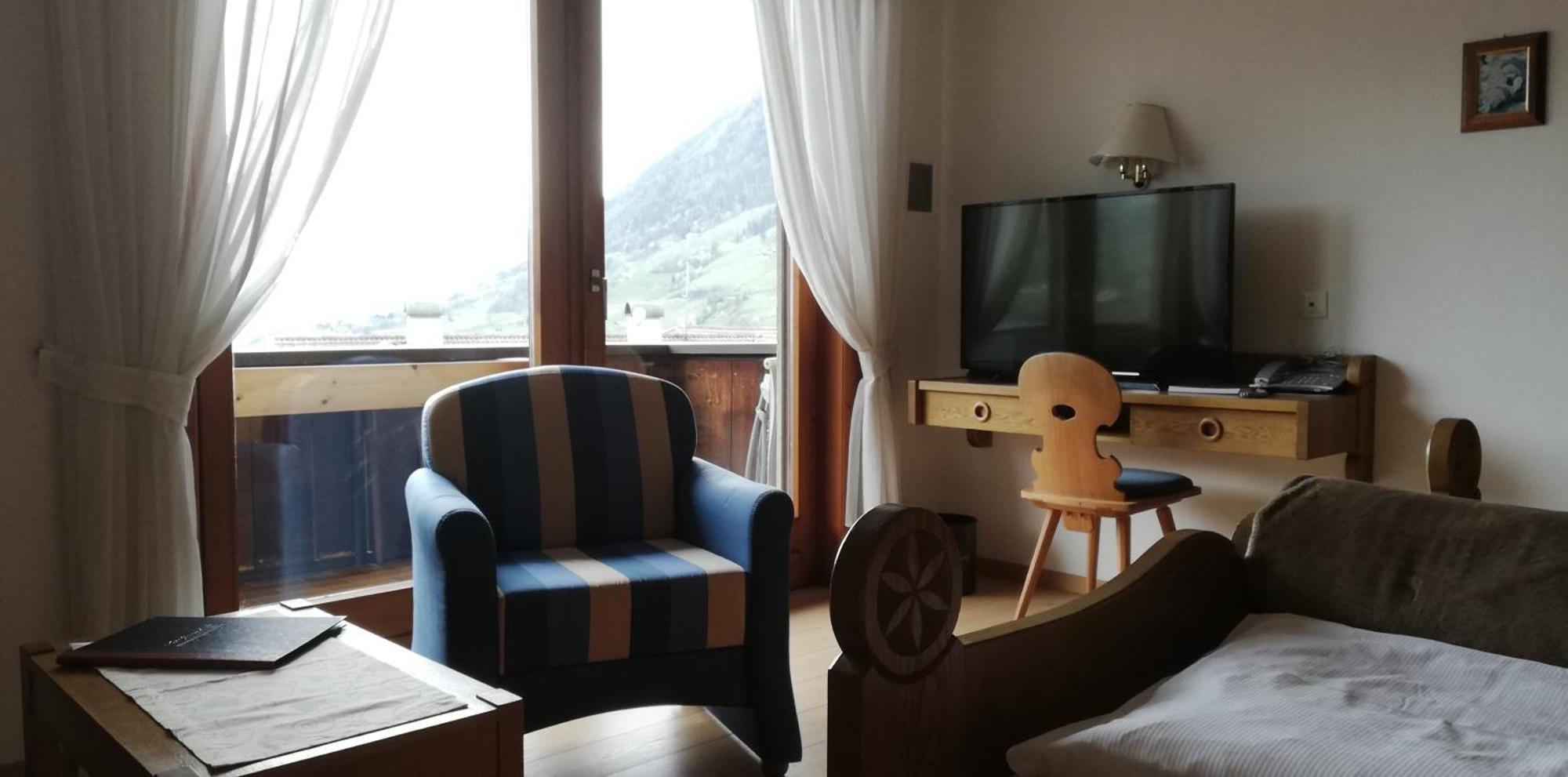 Ferienwohnungen St Hippolyt Mit Hallenbad Lagundo Exteriör bild